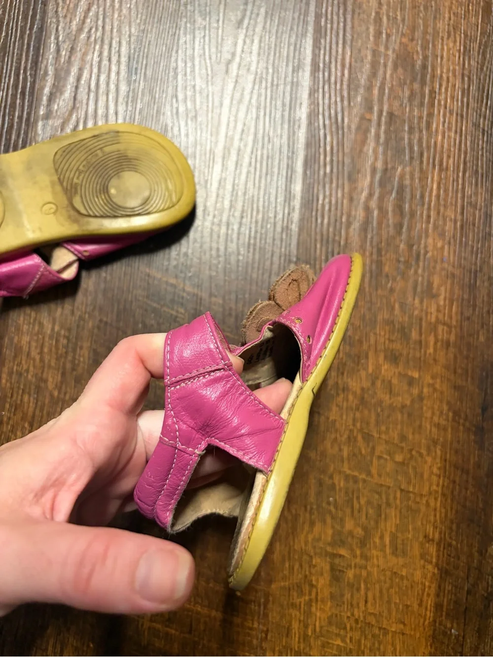 VTG Livie & Luca Fuchsia Pink Leather Bloom Flower Sandals Size 9